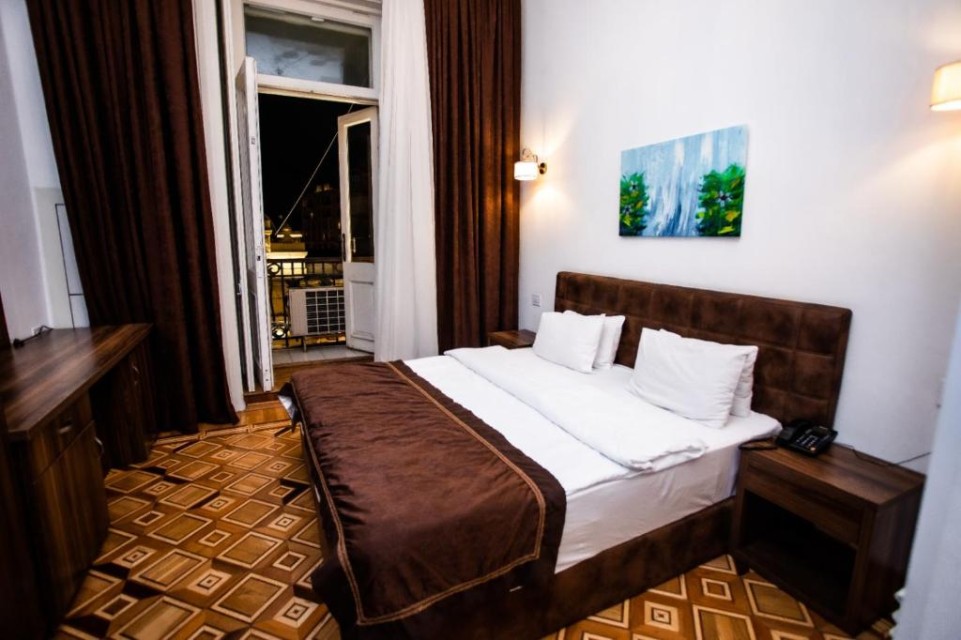 hotels-Baku-Malakan-Nizami-432790616-26ba2c9637d85cfabc7a35aea816c669.jpg