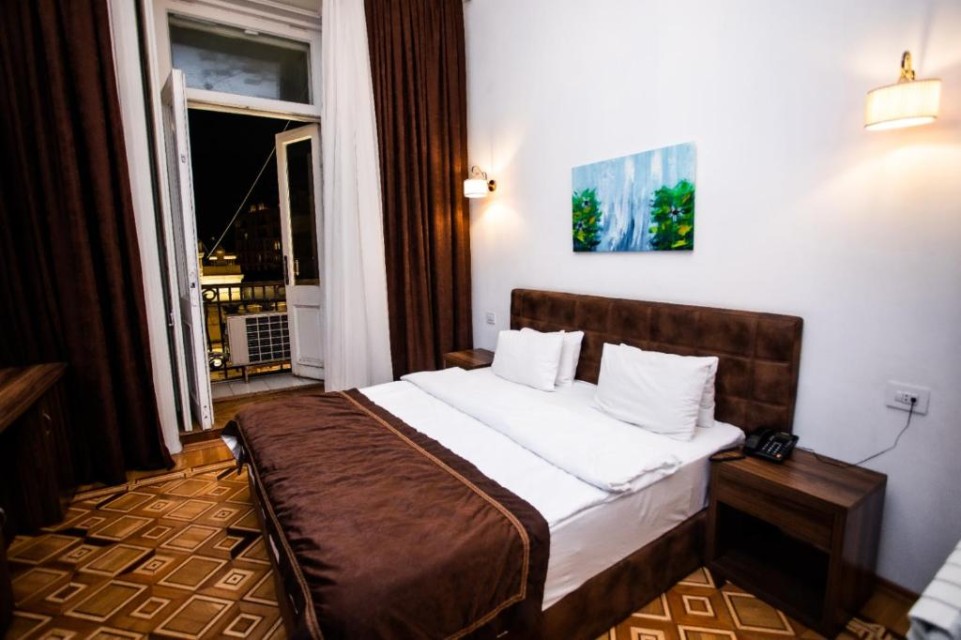 hotels-Baku-Malakan-Nizami-432790631-26ba2c9637d85cfabc7a35aea816c669.jpg