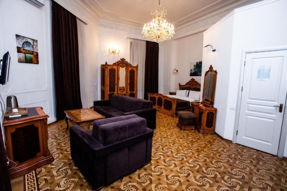 hotels-Baku-Malakan-Nizami-439741594-26ba2c9637d85cfabc7a35aea816c669.jpg
