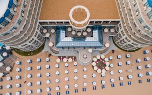 محوطه هتل محوطه هتل