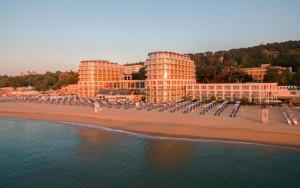 محوطه هتل محوطه هتل