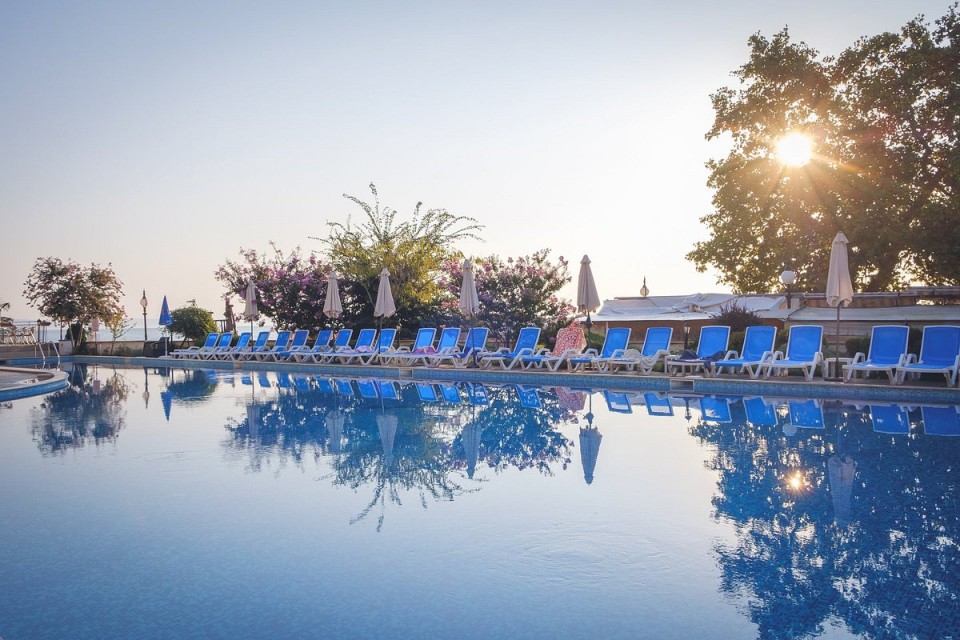 محوطه هتل محوطه هتل