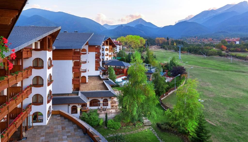 محوطه هتل محوطه هتل