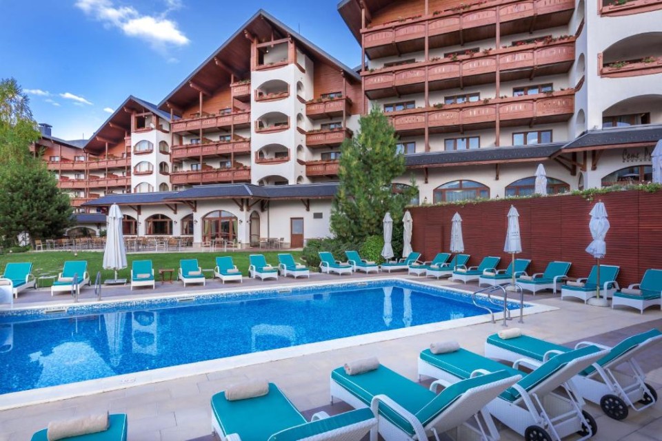 محوطه هتل محوطه هتل