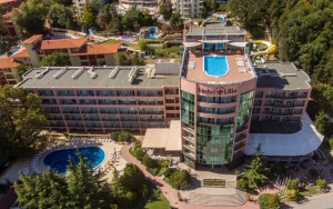 محوطه هتل محوطه هتل