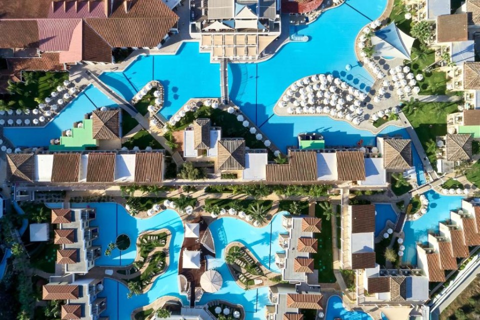 محوطه هتل محوطه هتل