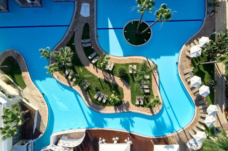 محوطه هتل محوطه هتل