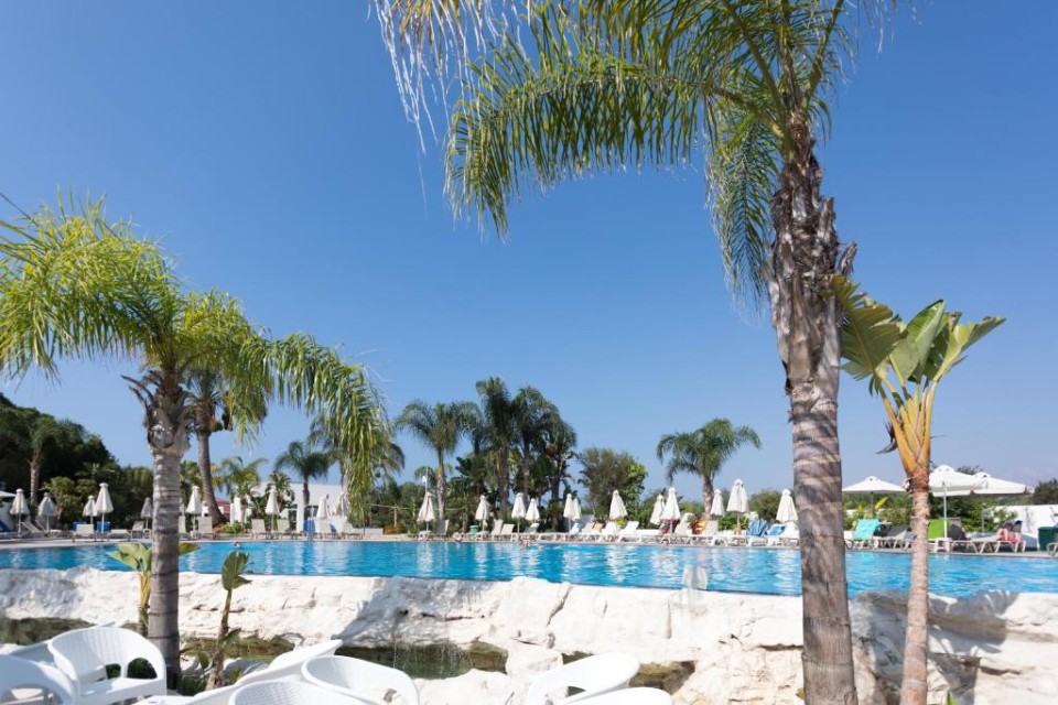 محوطه هتل محوطه هتل