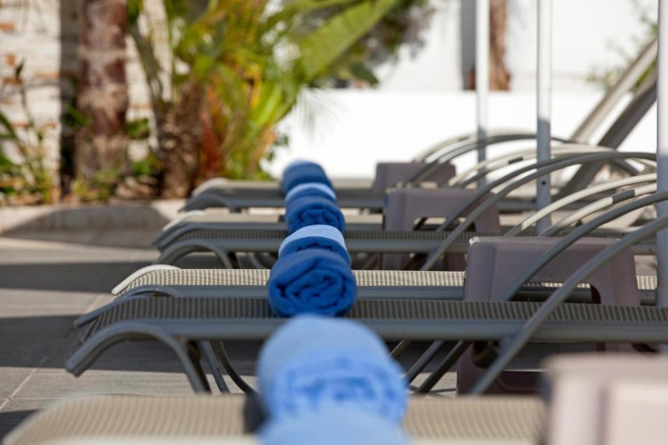 محوطه هتل محوطه هتل