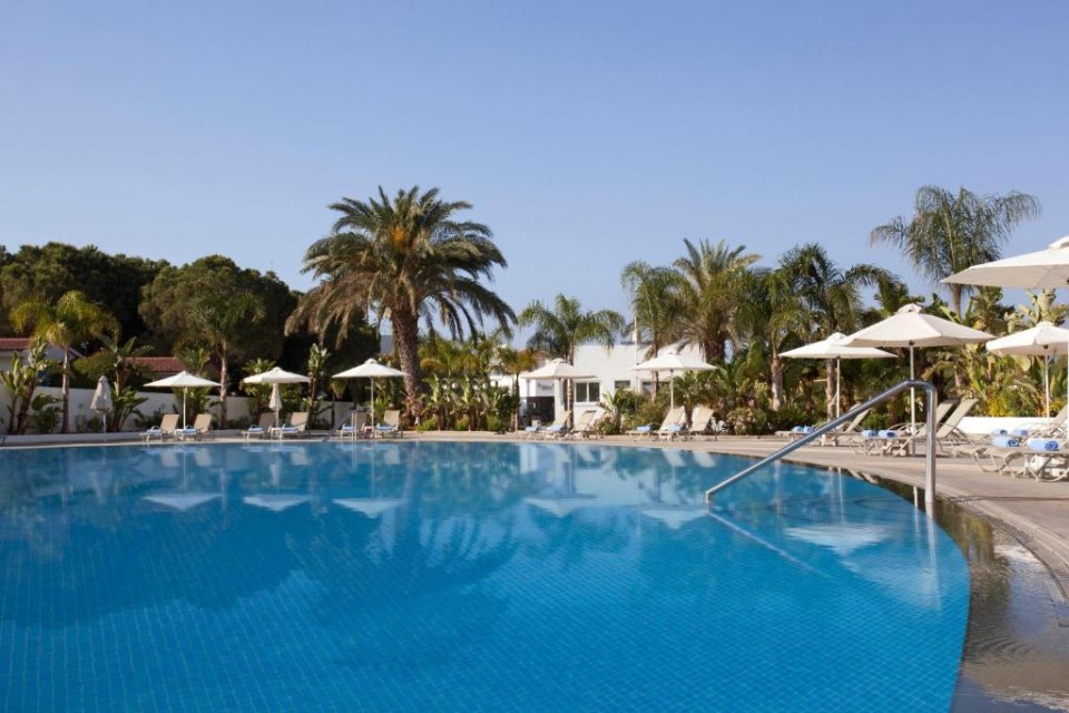 محوطه هتل محوطه هتل