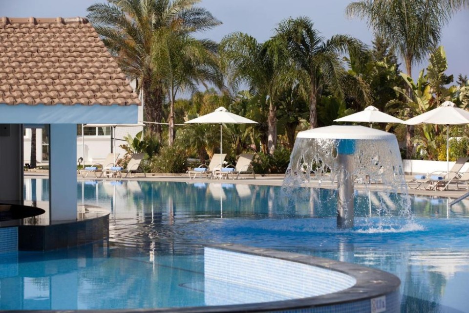 محوطه هتل محوطه هتل