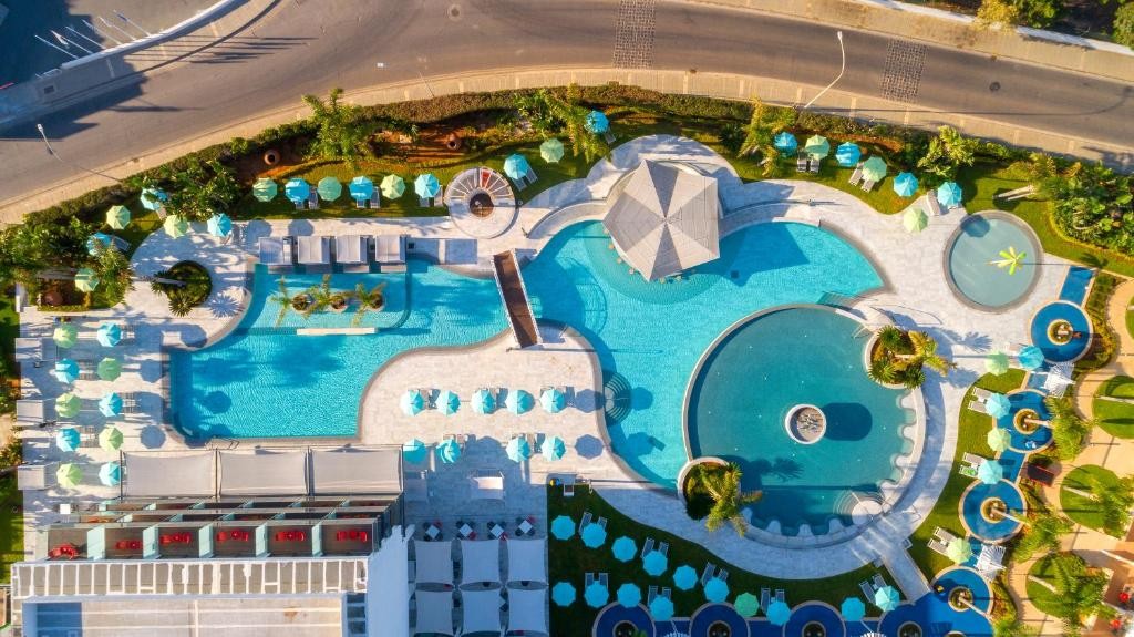 محوطه هتل محوطه هتل