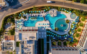 محوطه هتل محوطه هتل