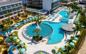 محوطه هتل محوطه هتل