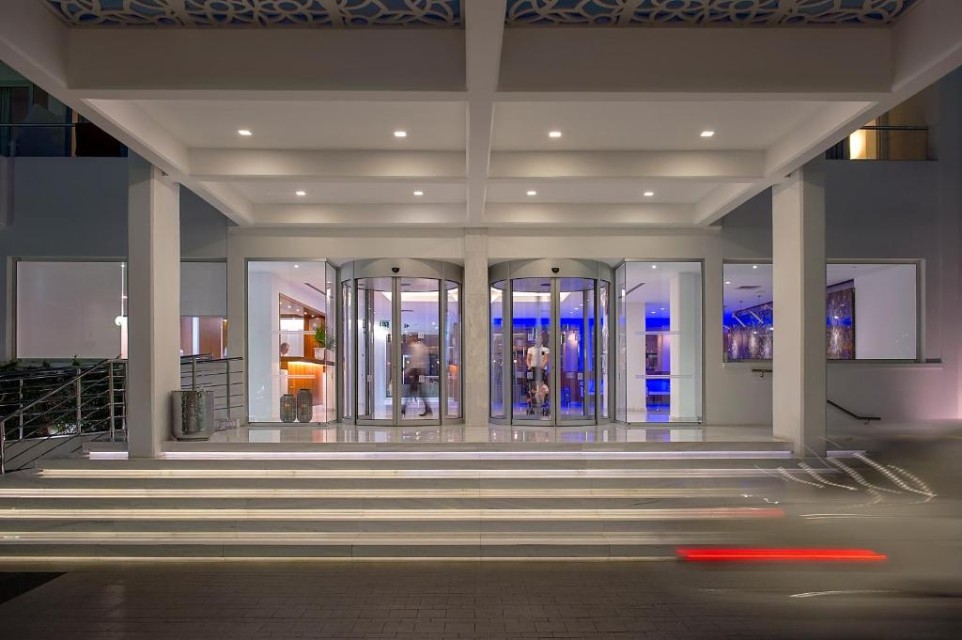 محوطه هتل محوطه هتل