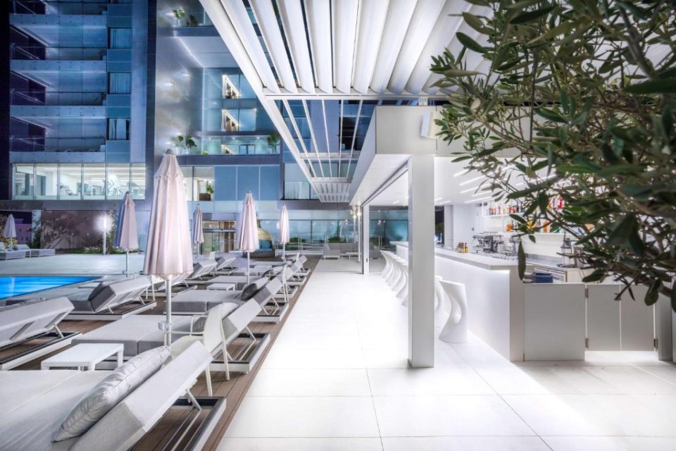 محوطه هتل محوطه هتل