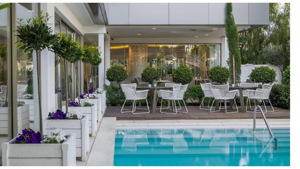 محوطه هتل محوطه هتل