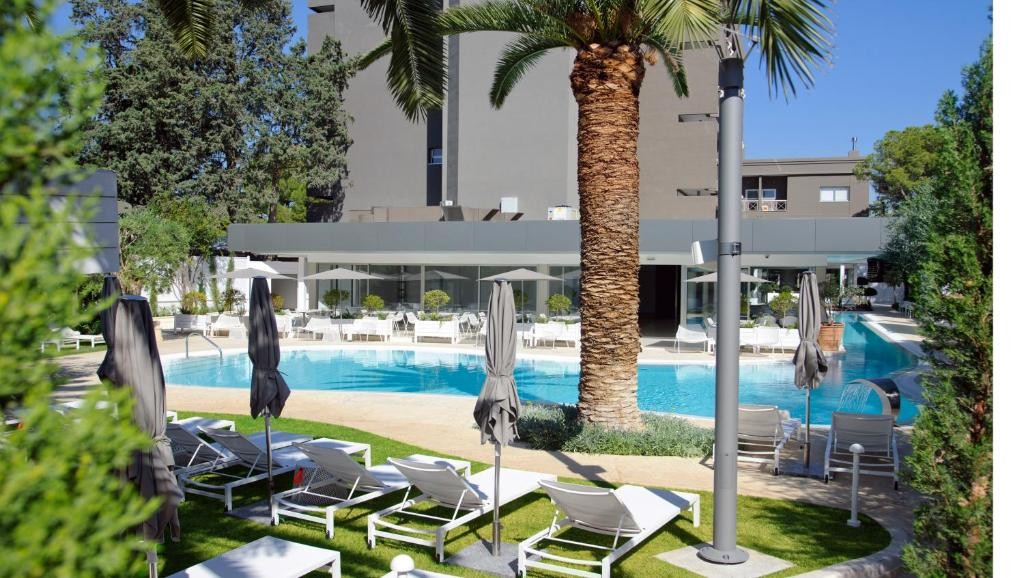 محوطه هتل محوطه هتل