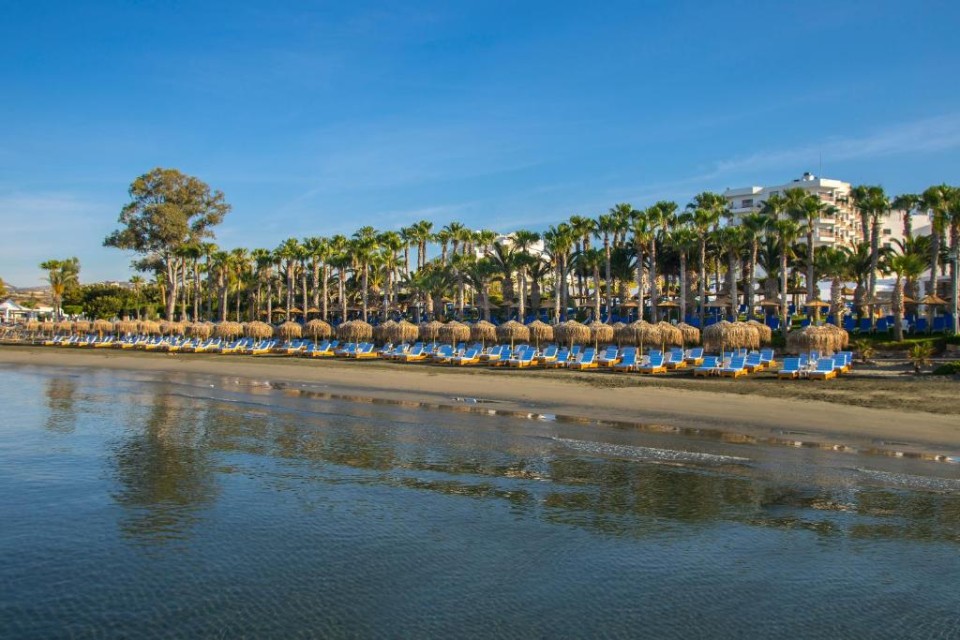 محوطه هتل محوطه هتل