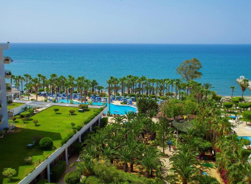 محوطه هتل محوطه هتل