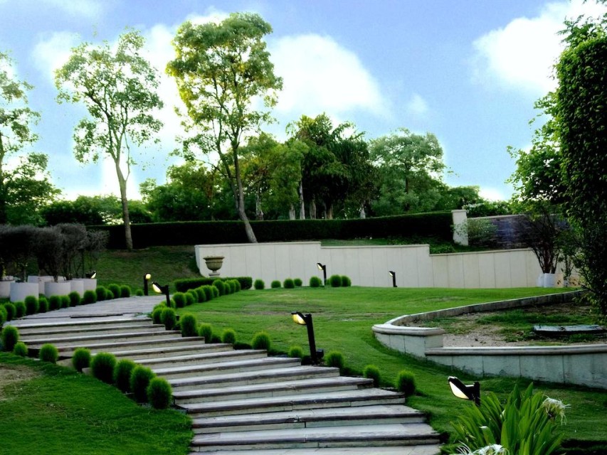 محوطه هتل محوطه هتل