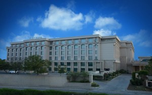 محوطه هتل محوطه هتل