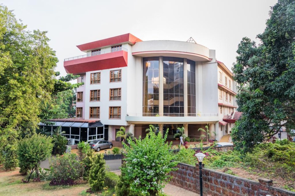 محوطه هتل محوطه هتل