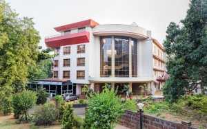 محوطه هتل محوطه هتل