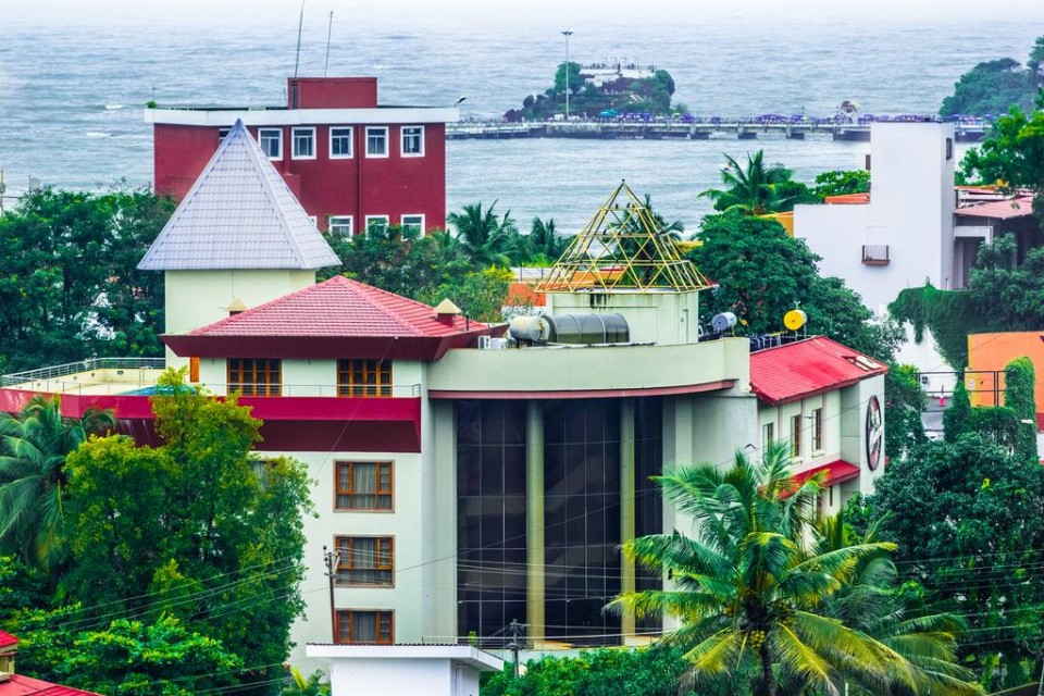 محوطه هتل محوطه هتل