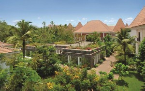 محوطه هتل محوطه هتل