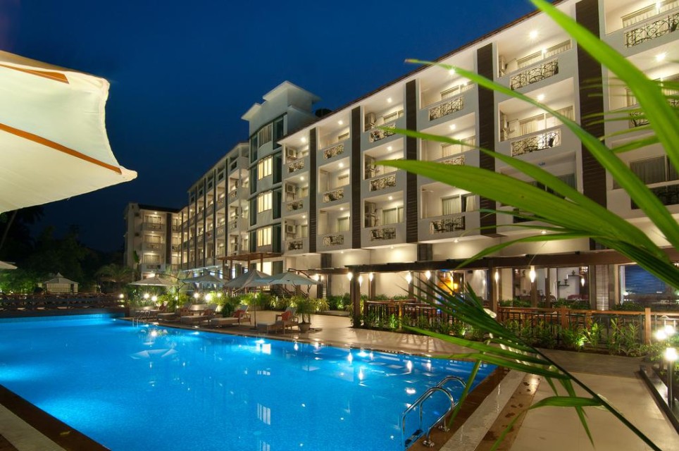 محوطه هتل محوطه هتل