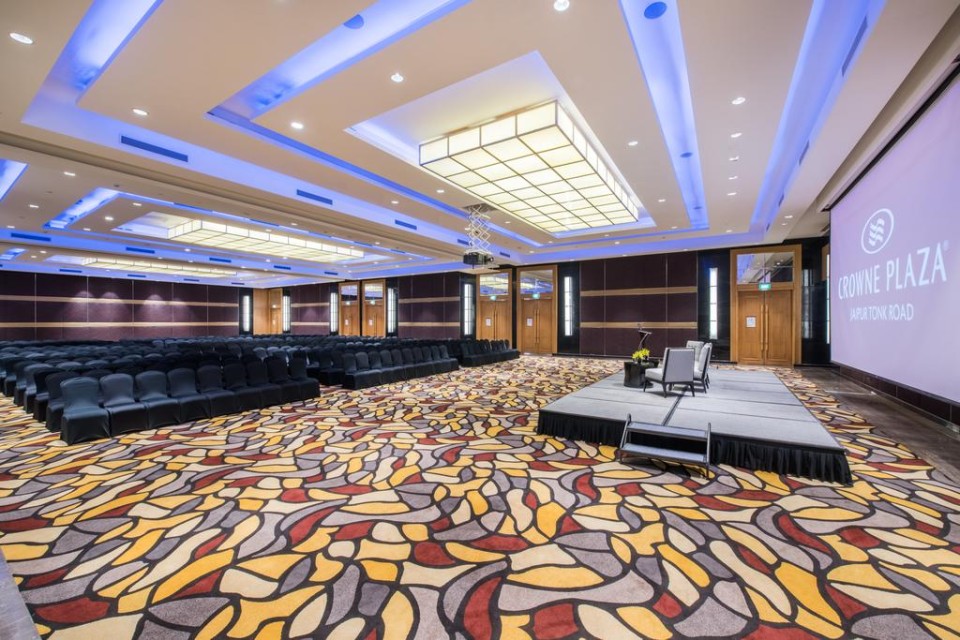 سالن جلسه سالن جلسه