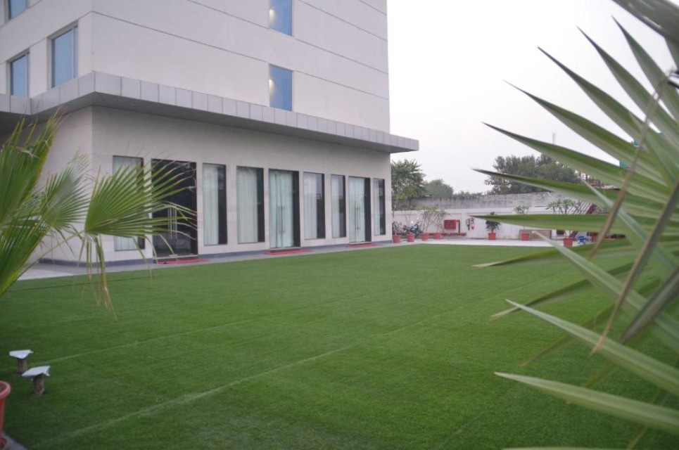 محوطه هتل محوطه هتل