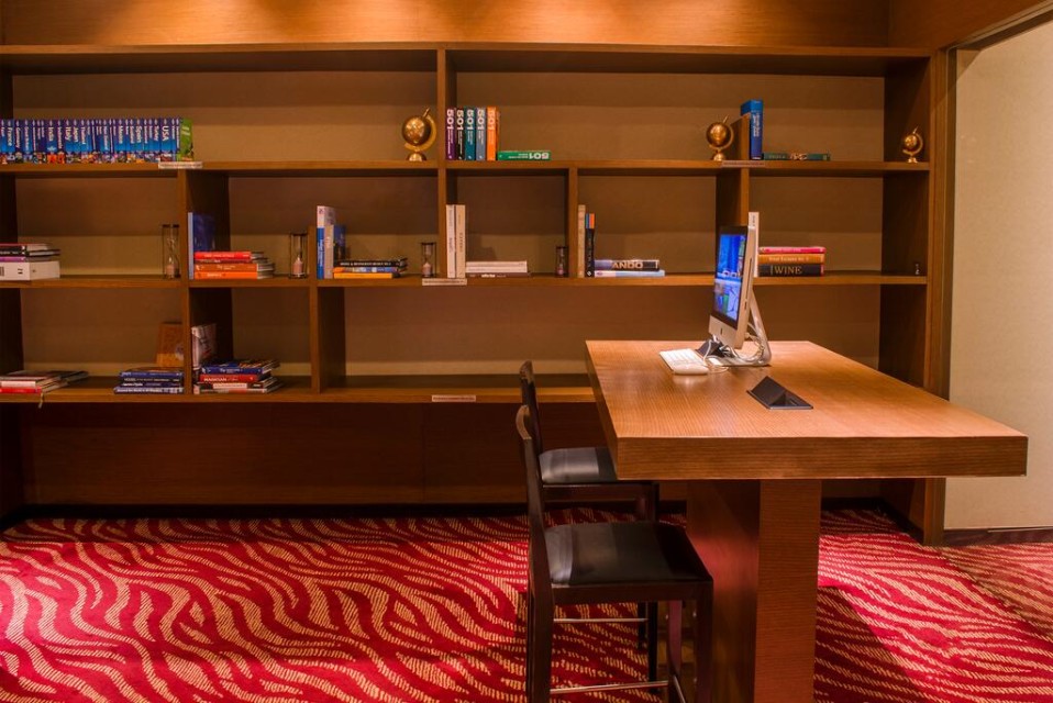 نشیمن نشیمن