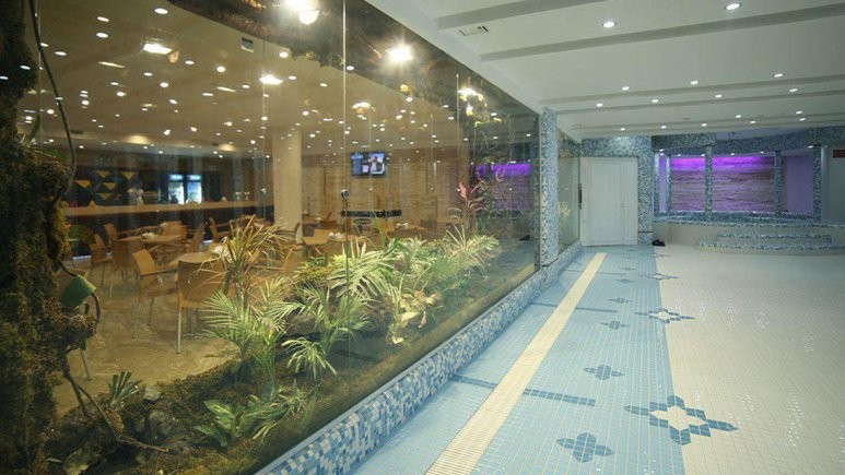 استخر استخر