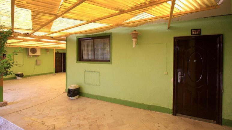 ورودی هتل ورودی هتل