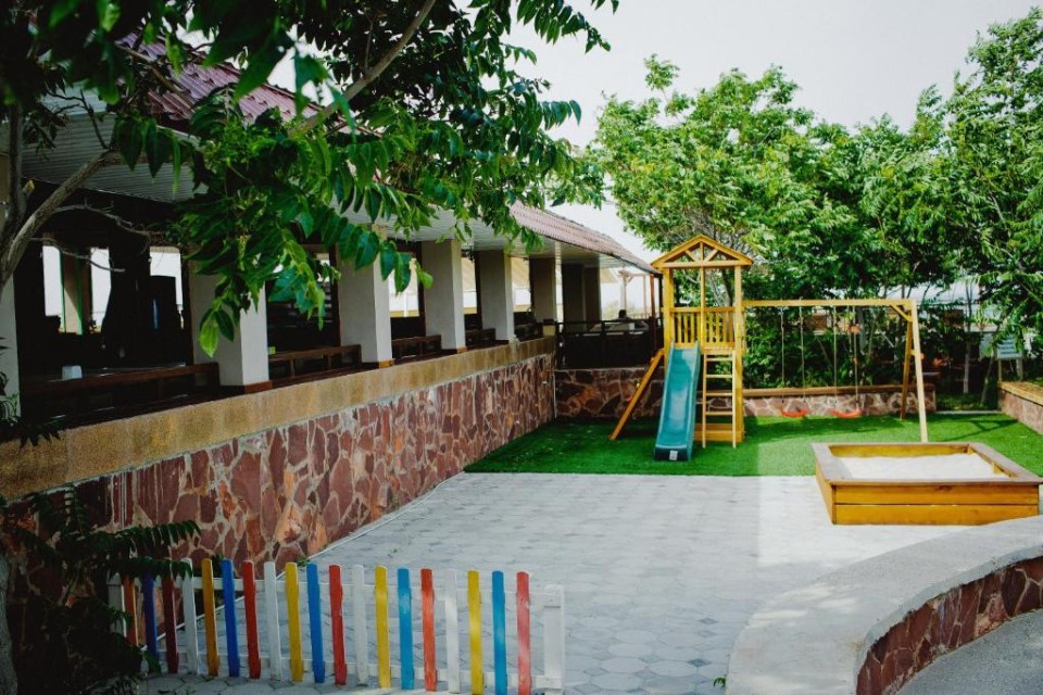 محوطه هتل محوطه هتل