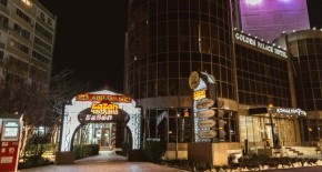 هتل Golden Palace آکتائو