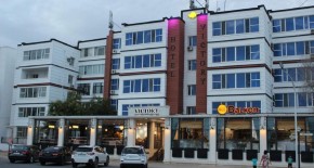 هتل Victoria آکتائو