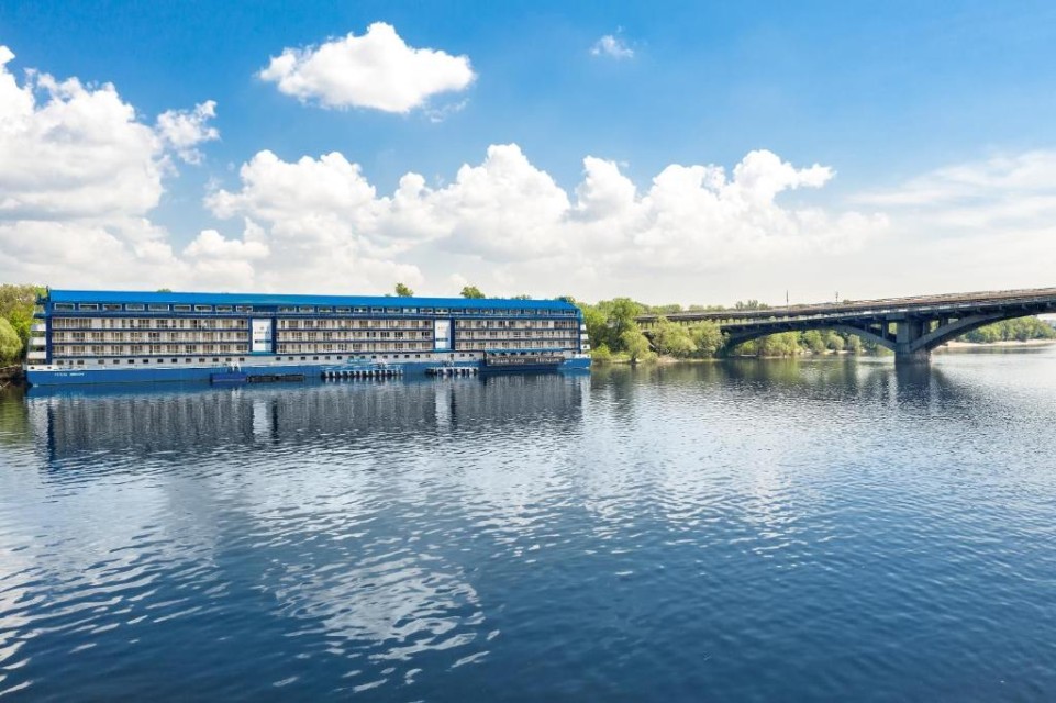 محوطه هتل محوطه هتل