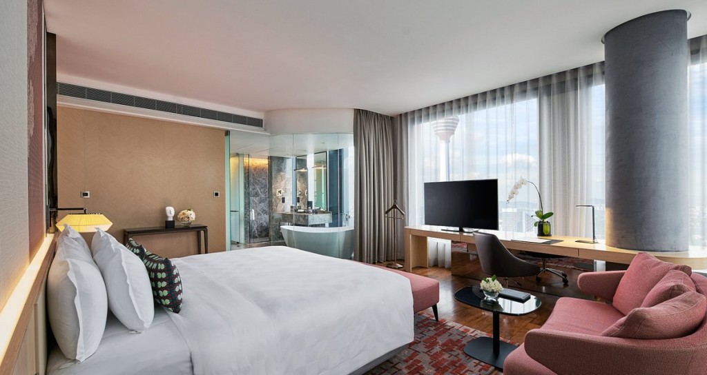hotels-Malaysia-Kuala-LAmpur-EQ-executive-suite-(1)-26ba2c9637d85cfabc7a35aea816c669.jpg