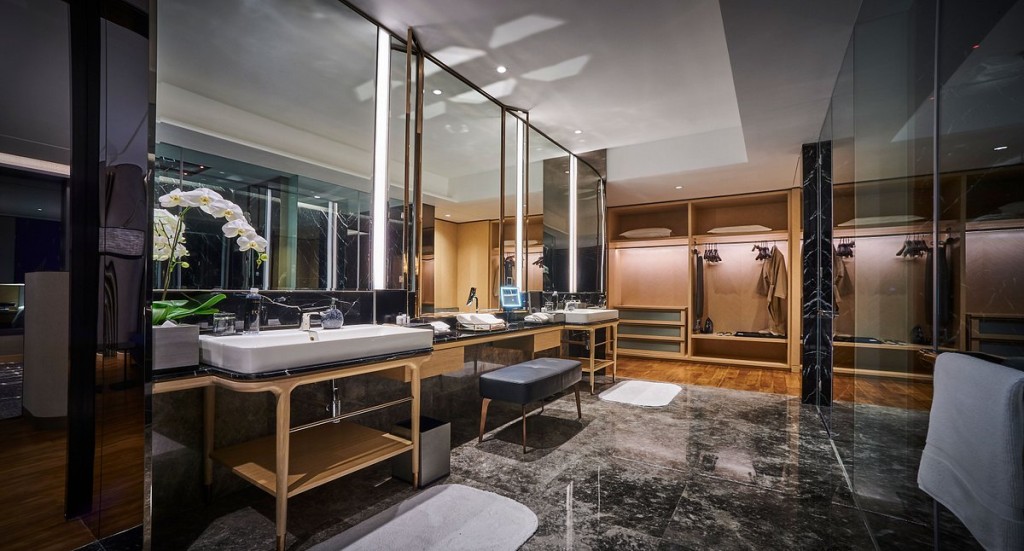 hotels-Malaysia-Kuala-LAmpur-EQ-presidential-suite-(2)-26ba2c9637d85cfabc7a35aea816c669.jpg