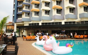 استخر استخر