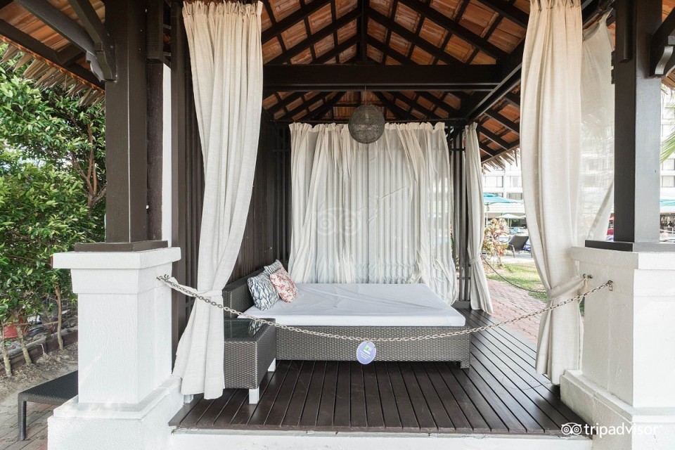 محوطه هتل محوطه هتل