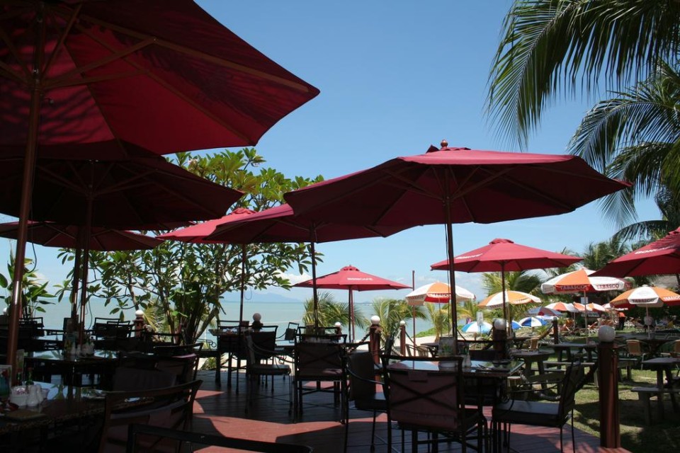 محوطه هتل محوطه هتل