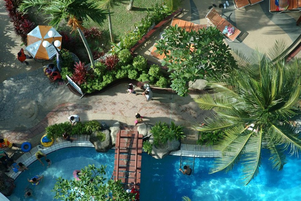 محوطه هتل محوطه هتل