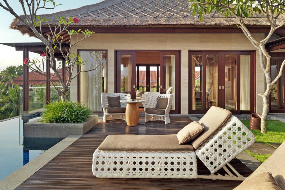 محوطه هتل محوطه هتل