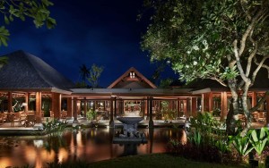 محوطه هتل محوطه هتل