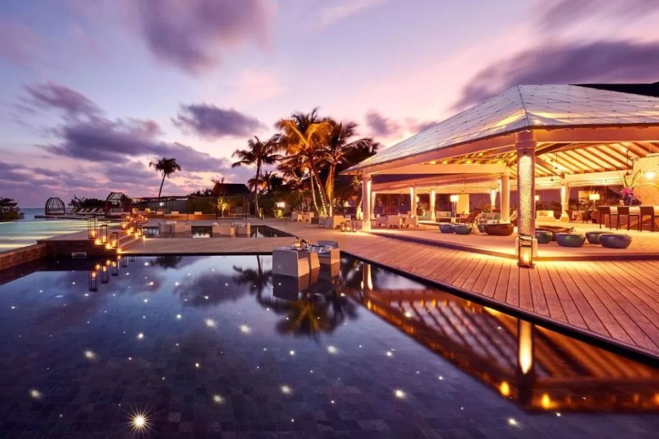 محوطه هتل محوطه هتل