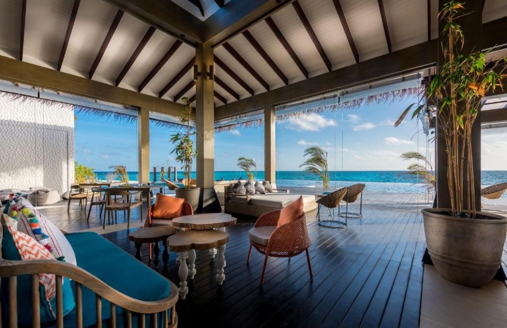 محوطه هتل محوطه هتل